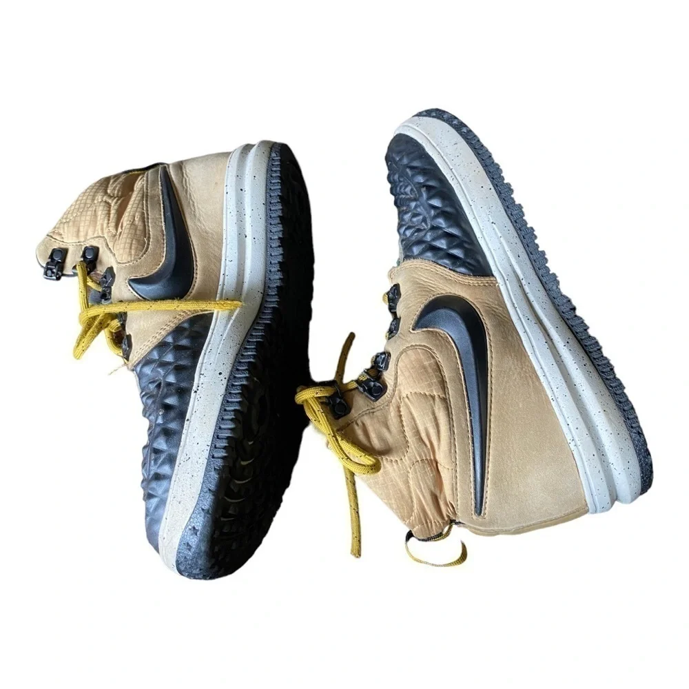 water Shield Nike boot Size 6.5y - Nike Lunar Force 1 Duckboot Metallic Gold